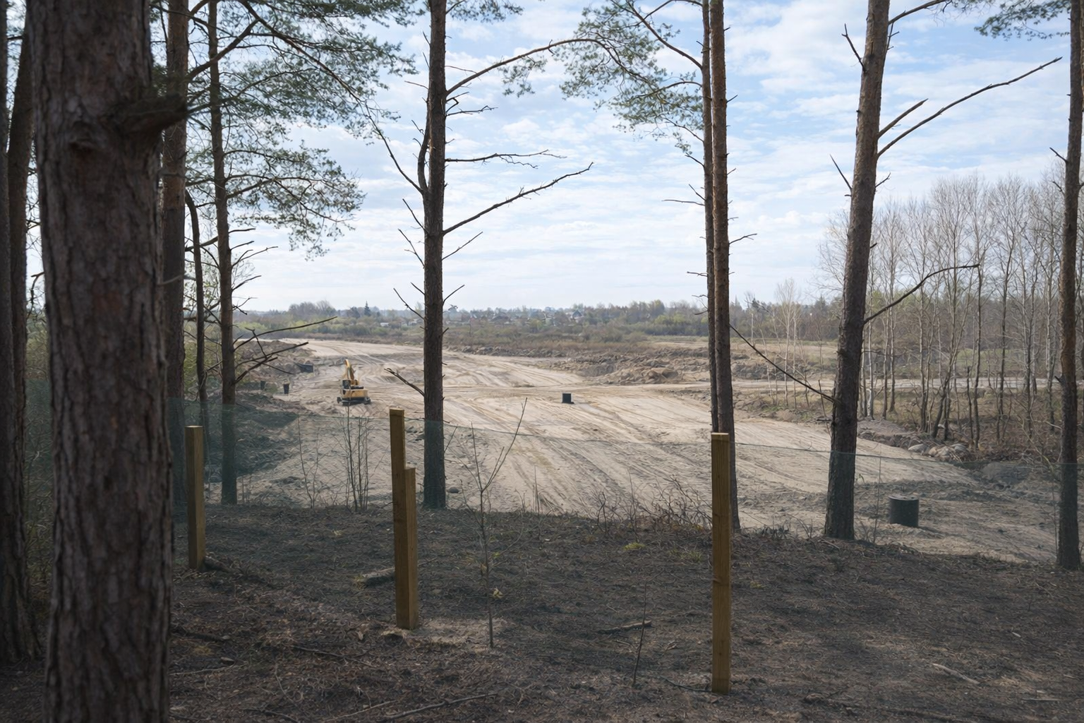 Строительство дамбы вблизи Ильич